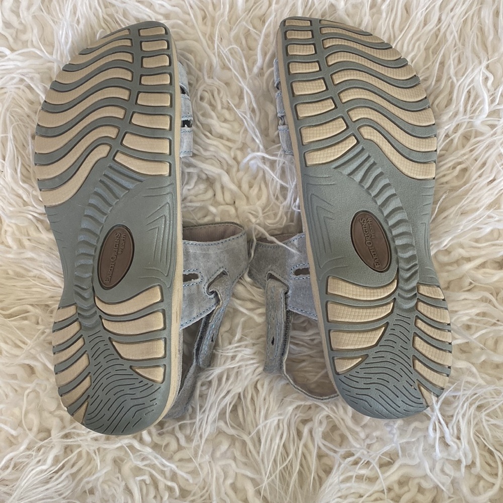 Earth Origins sandals - Picture 3 of 5